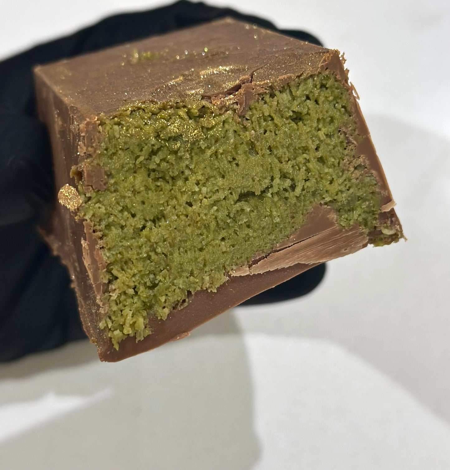 GOLD DUBAI CHOCOLATE BAR